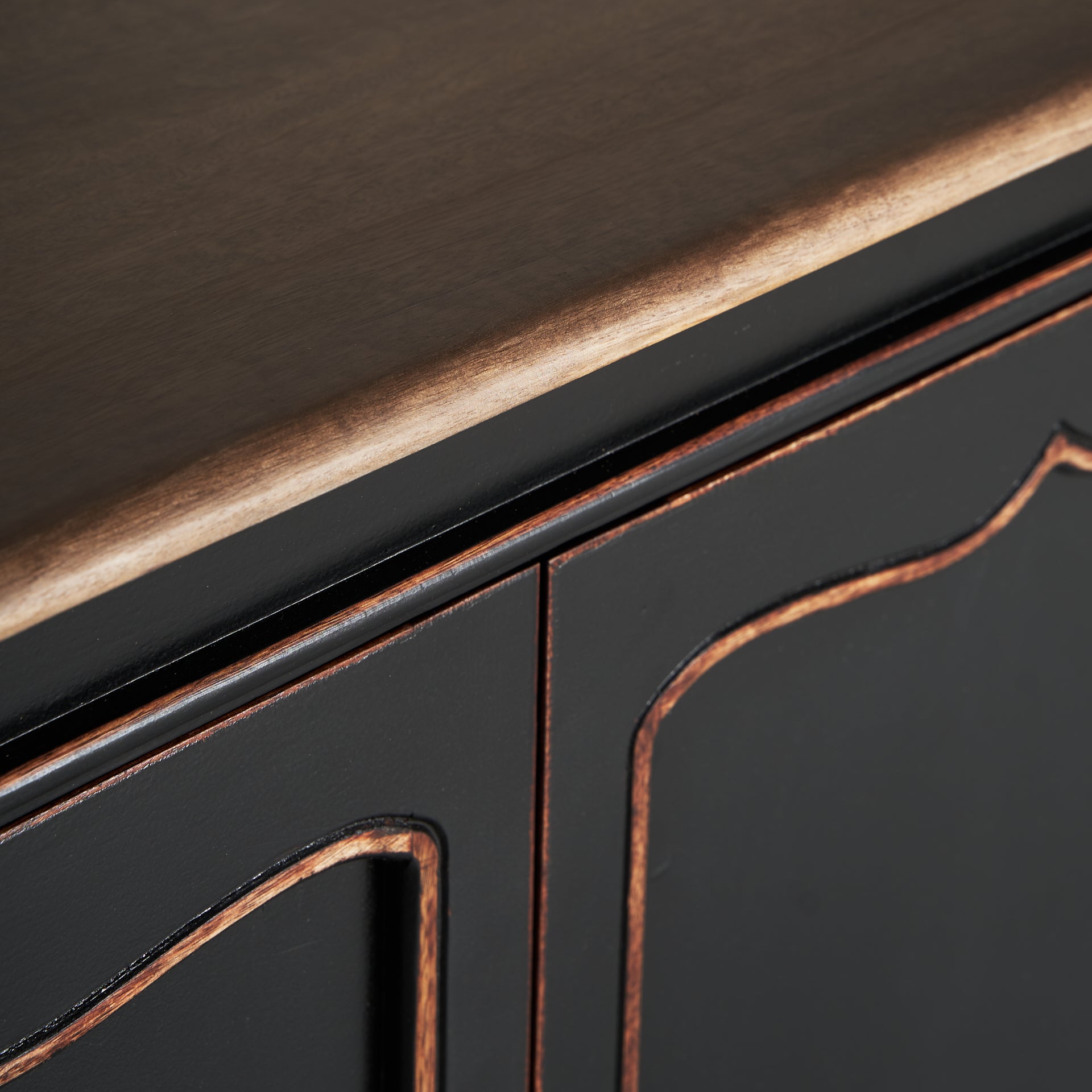 JUSSAC SIDEBOARD